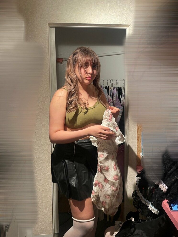〈体重90キロ→55キロに〉モデル級スタイルで話題の22歳元アイドル…生活苦から35キロ減の壮絶な舞台裏_18