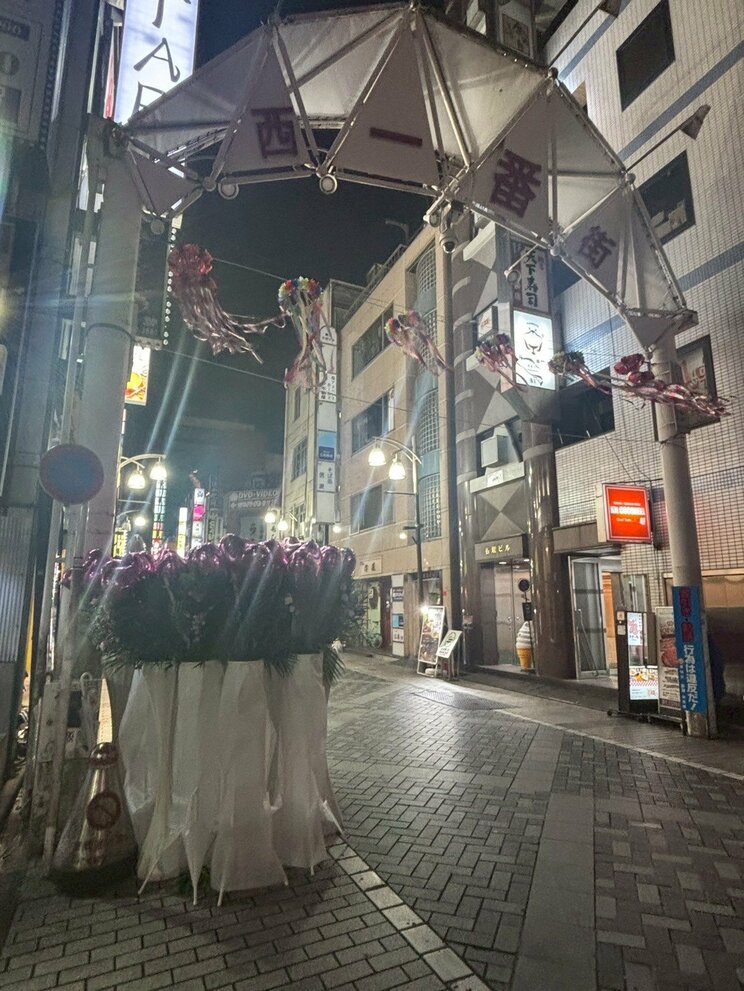 深夜の池袋（撮影／集英社オンライン）