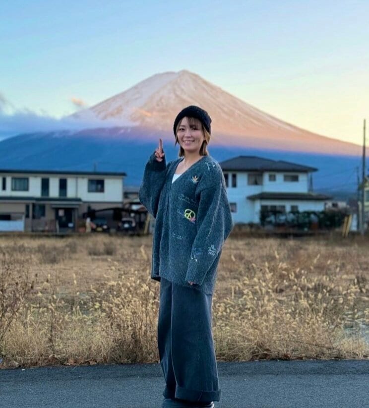 プライベートではかわいい私服姿も（本人Instagramより）