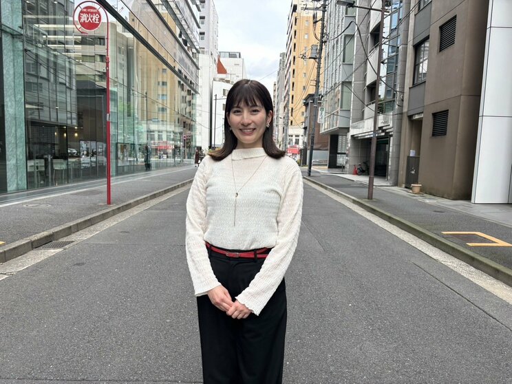 千種さんが企画した映画『藍反射（らんはんしゃ）』は、自身の経験を出発点に、体の悩みを周囲に打ち明けられず、ひとりで疾患と向き合う20代の未婚女性を描いた作品。千種さんの経験を出発点とし、野本梢さんが脚本・監督を務め、稲村久美子さんをエグゼクティブプロデューサーに迎えた。今年３月より全国各地で順次公開中