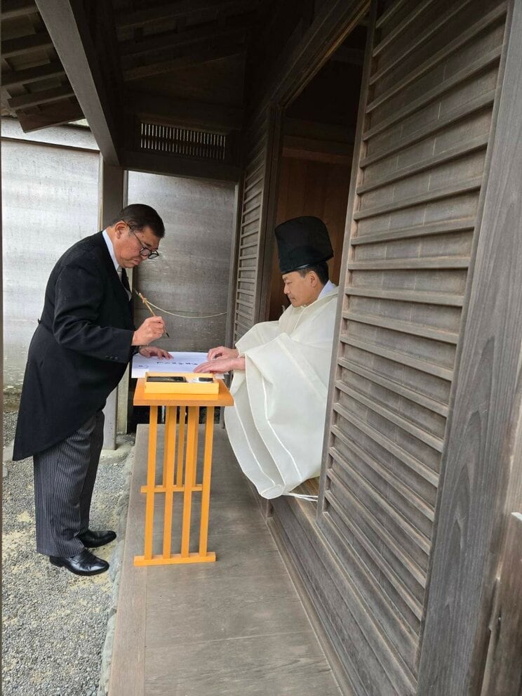 伊勢神宮に参拝する石破氏（本人Xより）