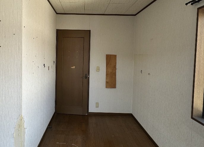 部屋の中の穴