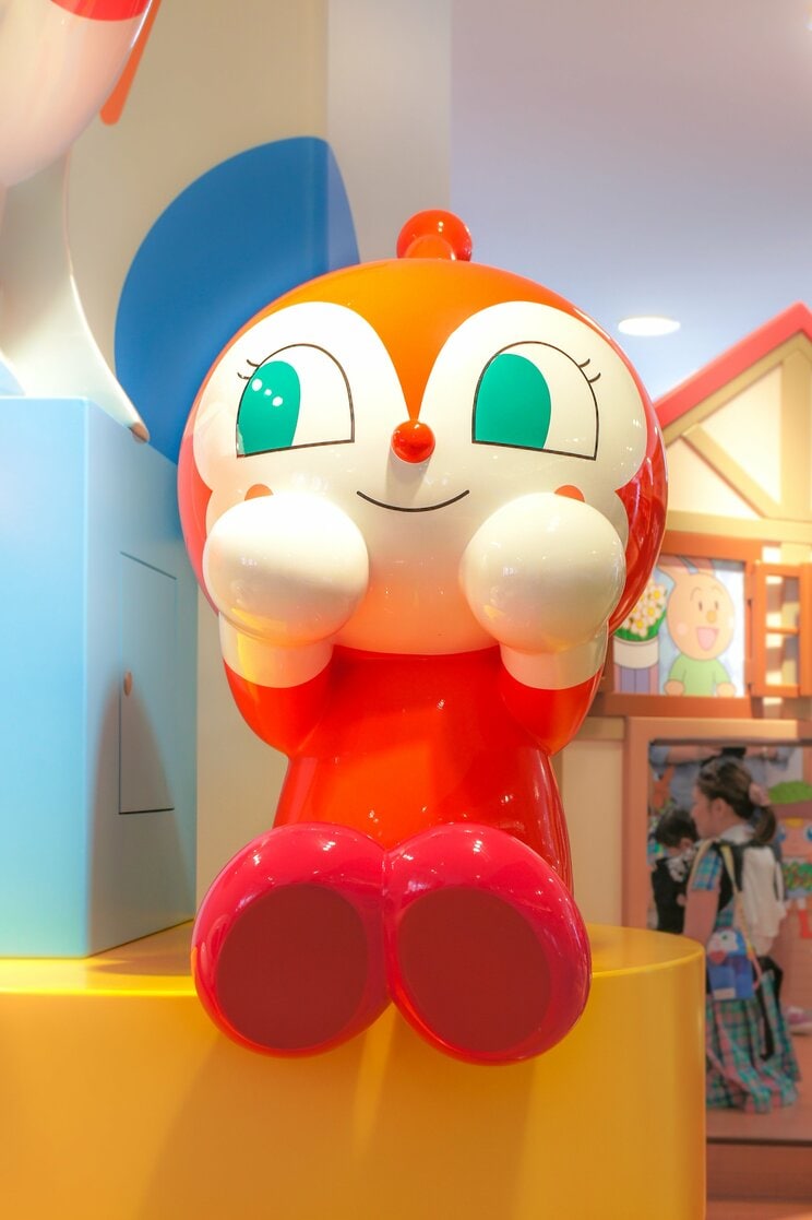 やなせさんの母と妻の暢さんがモデルといわれている「アンパンマン」の人気キャラクター・ドキンちゃん(写真／Shutterstock)