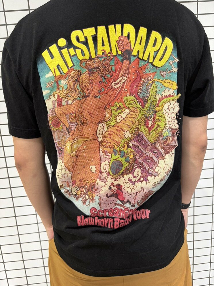 40～50代にとっては伝説的なバンドとして今も根強い人気を誇るハイスタのTシャツ（撮影／集英社オンライン編集部）