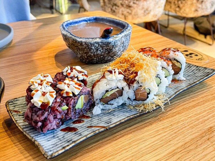 アメリカ人から見た日本のホットドッグは、日本人から見た海外のSUSHIのような違和感かと聞いてみると、恩海氏は「まさにそうだと思います」と回答した（PhotoACより）