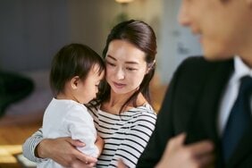 「夫婦の性生活はあったのか」「セックスレスだったのでは…」性犯罪を犯した夫の裁判が妻のトラウマになるケースも…加害者家族を追い詰める偏見と排除