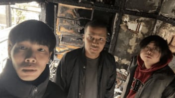 「熱でPS4がPS2サイズに…」若手芸人3人組が住むシェアハウスが全焼…地獄の一部始終と“燃え残った絆”