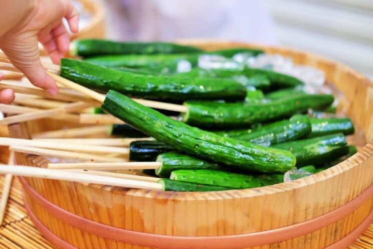 夏場は加熱を必要としない食品も要注意（写真／PhotoAC）