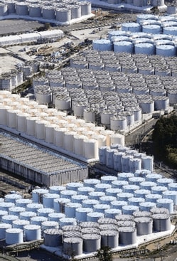 福島第一原発処理水タンク（写真／共同通信社）