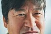 「君の顔、便器に似てるね」「何を着ても作業服」…俳優・佐藤二朗の妻の残酷名言集。「Twitterやコラムを見てくださっている方には、僕より妻のファンのほうが多いんじゃないですかね」