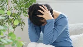 「女は男を立てなければならない」の家訓に人生を奪われた40代女性…「ずっと面倒見ていく」と誓った性犯罪を繰り返す“ヒモ夫”から届いたまさかの告白
