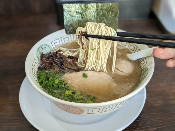 〈“視力ほぼゼロ”で挑むラーメン道〉プロボクサーとしてリングに居場所を見つけるも事故…そこから家族を養うため「埼玉ナンバーワン豚骨ラーメン店」をつくった店主の壮絶人生_9