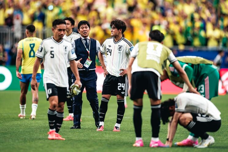 日本代表はブラジルに敗退し、ベスト32で大会を去った　写真／JMPA