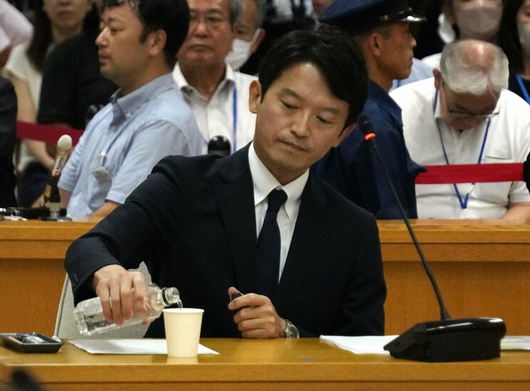 8月30日の兵庫県議会百条委員会に出席した斎藤知事(撮影/集英社オンライン)