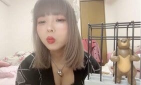 「頂き女子りりちゃん」判決前に殺到したファンにマスコミ、元漫画村運営者、ラッパーからパパ活議員を励ます会まで…「りりちゃん詣で」狂想曲からわかること