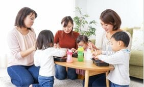 クリスマスプレゼントが“地雷”に…ママ友たちの仁義なき「マウンティング地獄」のリアル