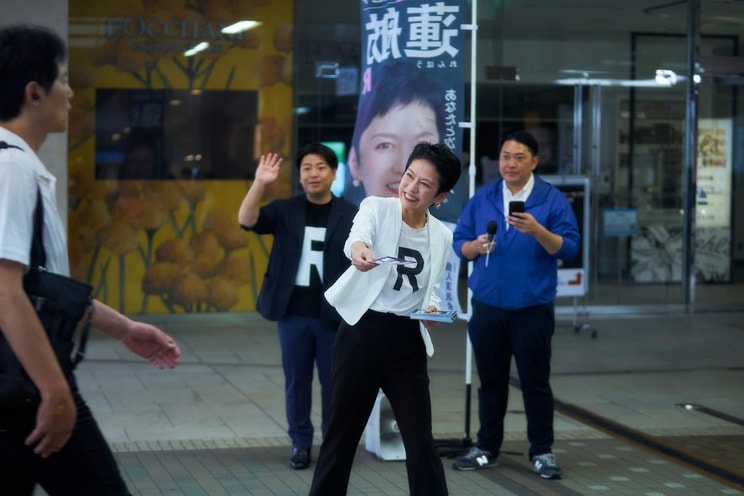 〈石丸氏急進〉「小池知事を逆転する区もある」蓮舫氏は「ロケット団みたい」な「Ｒ」Ｔシャツ好評も3位陥落のピンチ！ 支持拡大にあの元総理経験者がひと肌脱ぐ⁉_17