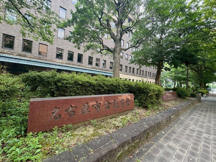 「集合写真はNG、スナップ写真はOK」名古屋の小学校が“学級写真”廃止…保護者7割が反対、背景に“変態教員”の盗撮事件…学校は「性的ディープフェイクの懸念」と説明_12
