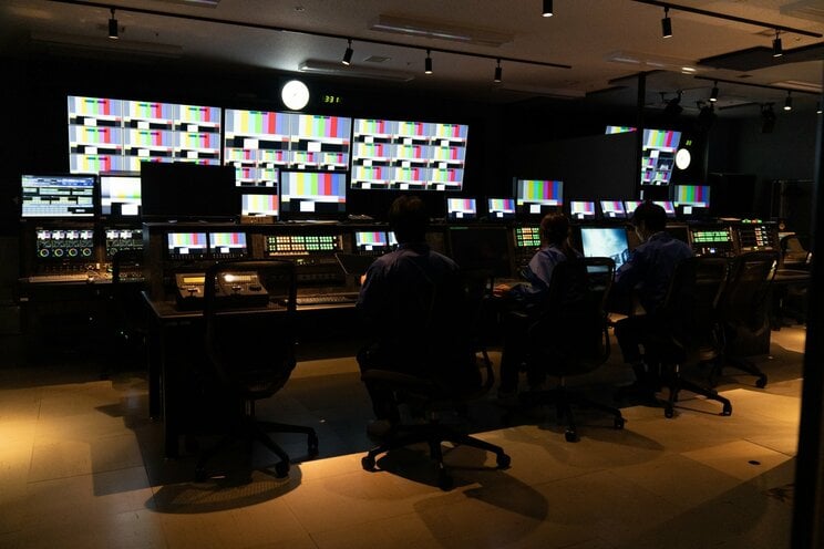 依然としてテレビの視聴習慣が残る層も…（写真／PhotoAC）