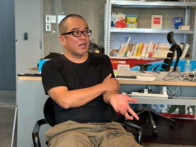 取材に応じる田端氏（撮影/集英社オンライン）