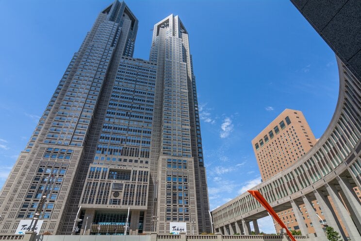 東京都庁（PhotoACより）