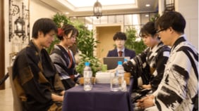 〈囲碁のダブルス〉ペア碁「ゆうきゅう戦」決勝は注目の上野愛咲美・梨紗の姉妹対決に…勝利したのはお姉ちゃん！〈姉妹インタビューも掲載〉