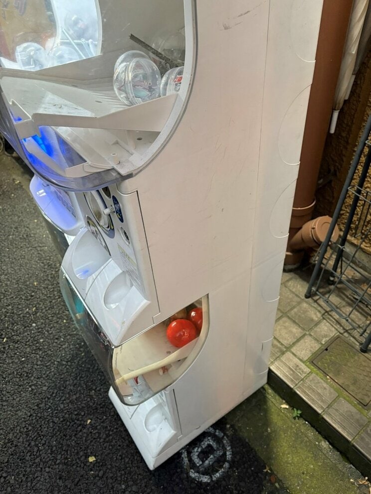 横から丸見え？（撮影／集英社オンライン編集部）