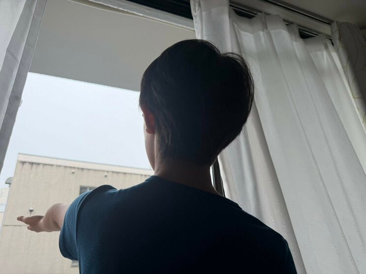 〈台風休校パニック〉「学校から連絡ない」判断が分かれた自治体「子どもは喜び、友達とゲームざんまい…でも塾はある」保護者は戸惑いの声…休校したら振り替え登校はあるの？_26