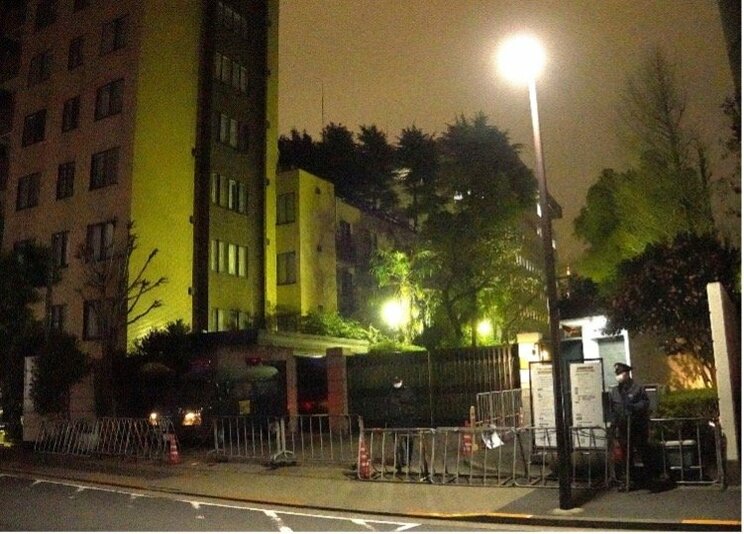 中国大使館（撮影／集英社オンライン）