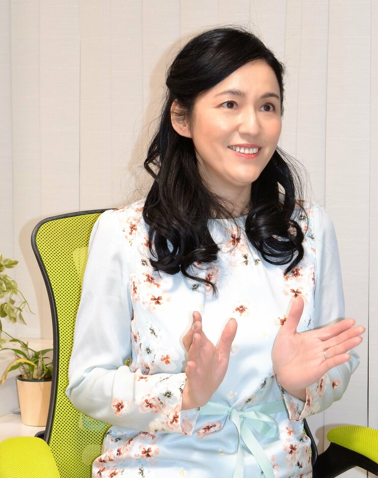 新刊『「幸福感」に満たされたいなら阪神ファンを知りましょう マーケッターが気づいた「効果と法則」』の刊行が話題の牛窪恵さん（写真／本人提供）