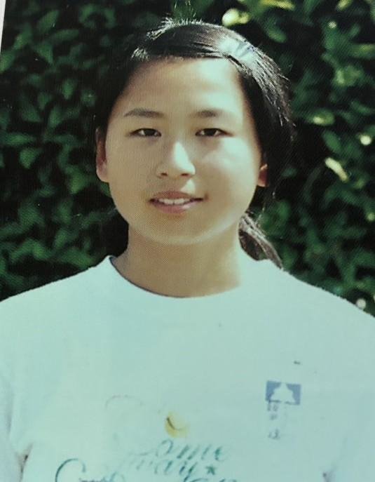 小学生の頃の小松本さん（知人提供）