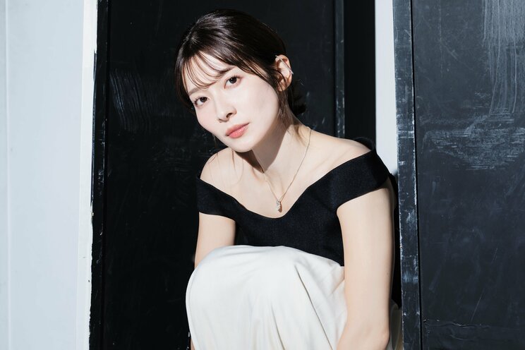 山本里菜、初の水着撮影は「大丈夫かな」と不安も…「自分が楽しむ」ことで見つけた、アナウンサーとは異なる表現_25