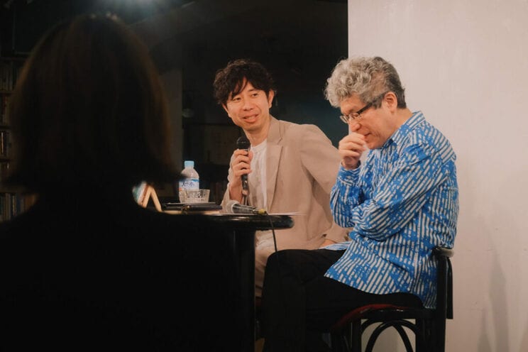 谷口太規氏（左）と大澤真幸氏（右）
