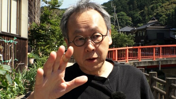 自身を飽きやすい性格と語る星野代表。「マッサージとか受けてられないですね。1時間同じ場所で寝るっていうのは無理です」©テレビ東京