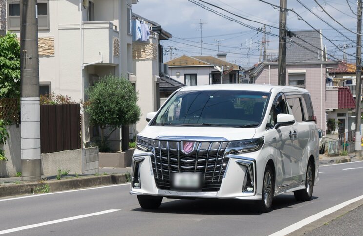 中古車市場でも値崩れしにくい、残クレ向きの車種といわれるトヨタのアルファード