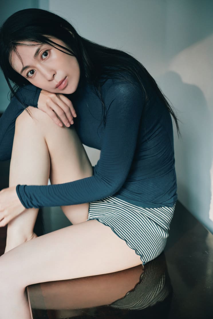 雛形あきこ写真集『三原色』より　写真／三瓶康友