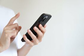 送信ボタンを押す前にAIに見せてクールダウンして…配送遅延のクレーム、騒音トラブルにも「角が立たない」メールを送れるAI活用術