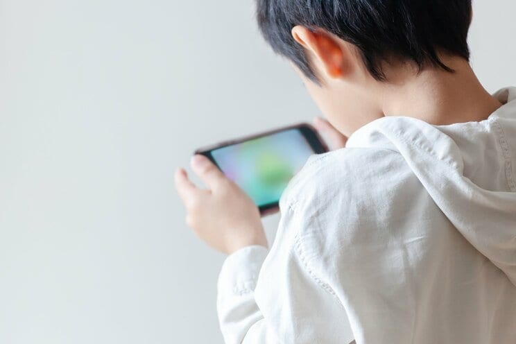 せっかく沖縄まで来たのにゲーム三昧という家族旅行も…（写真／PhortoAC）