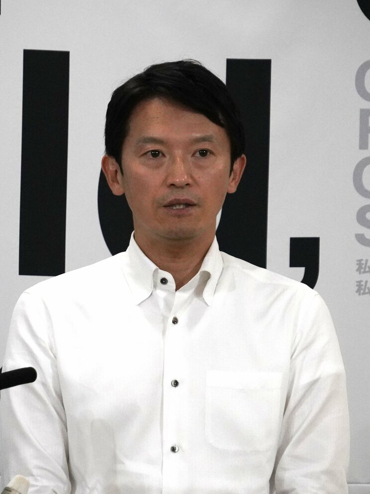 〈追及・兵庫県〉「足りん。4億にせえ」1億円だった支援予算を号泣副知事のひと声で増額、斎藤知事は「補正予算はキリのいい数字のほうが打ち出しとしていい」と予算増の根拠ゼロ。阪神・オリックス優勝祝賀パレードの裏でなにが…_9