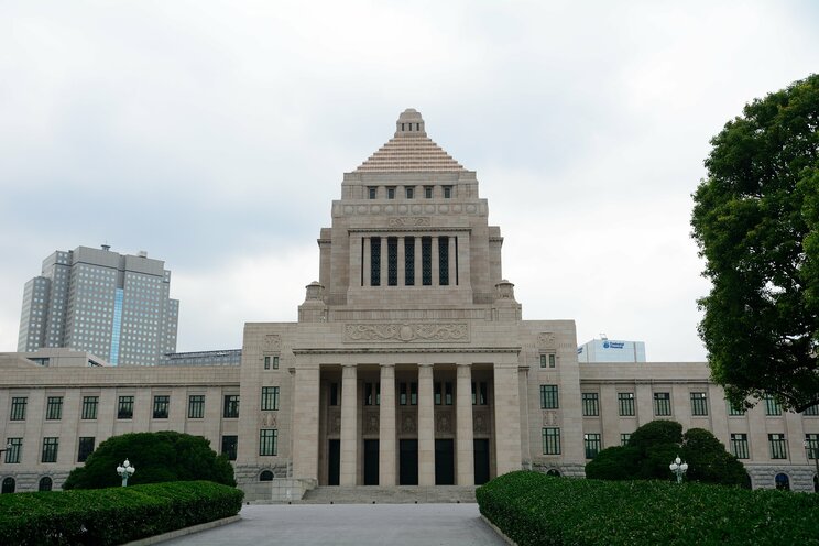 「法を犯しても処罰されず、裏金も課税されず、失政をしてもメディアから追及されない」日本は「縁故主義」と「部族民主主義」によって「三流独裁国」に転落してしまうのか_2