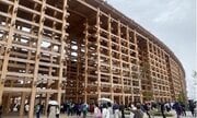 〈大阪万博・来場客の本音〉「お年寄りには難易度高い」「建築好きにはたまらない」「希望のパビリオンに入れない」…それでも、開幕初日から壮大な大屋根リングに興奮の声も
