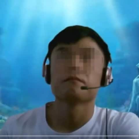 口の動きがズレていたり、身振り手振りも不自然だったという“AI応募者”（画像／Xより）