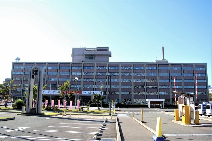 秋田県庁（PhotoACより）
