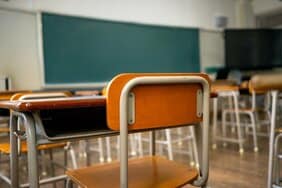 「宿題やめたら学力上がった」チャイムも制服もなくし、携帯持ち込みOKを実践した元・中学校長が語る先生の思い込みを壊す方法