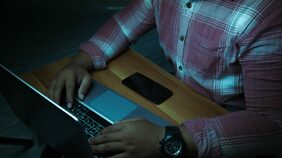 米調査では7人に1人が子ども時代に「デジタル性暴力」を経験…「子どもにスマホを持たせなければ大丈夫」では済まない理由