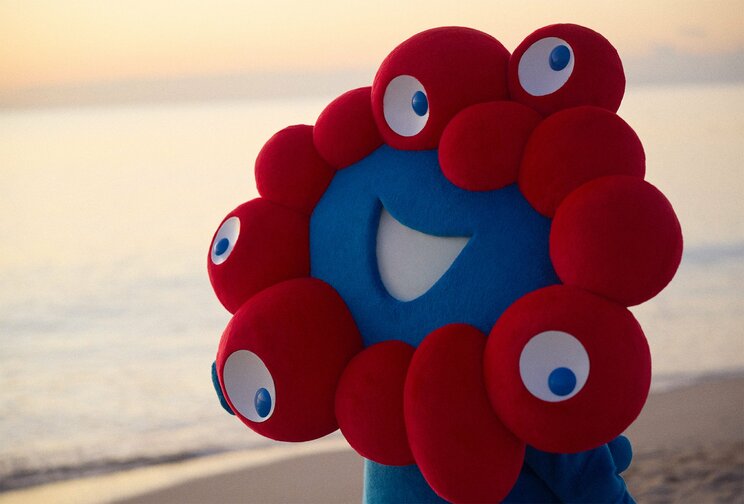 ミャクミャク1stグラビア写真集『I myaku you.』の先行カット（写真／EXPO2025ミャクミャク【公式】より）