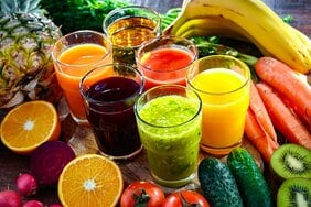 「野菜不足だから野菜ジュース」は単純すぎ? 「飲めばOK」の思い込みが危うい理由と見落とされがちなある条件