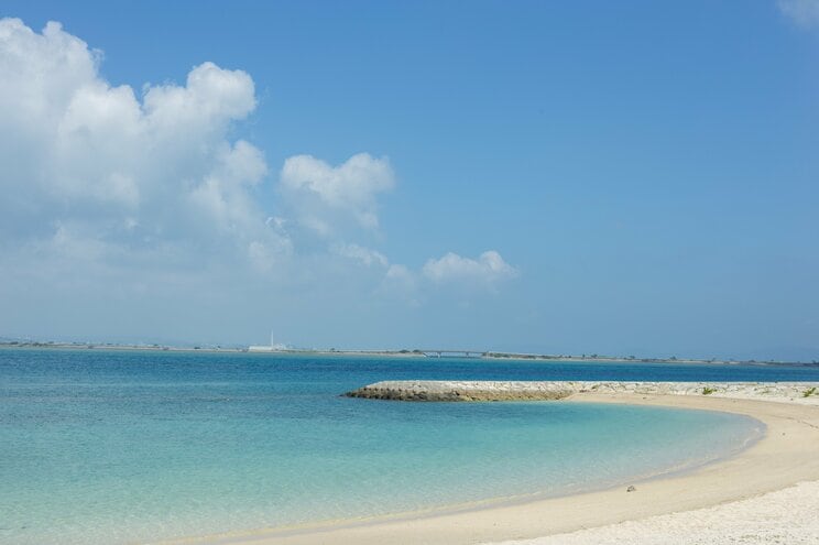 浜比嘉島の美しい海と空