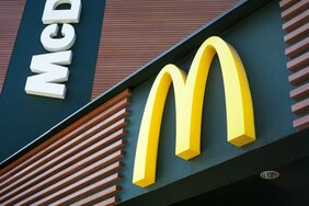 マクドナルドで“2つ”の特別扱いを受ける冬の定番バーガー「グラコロ」が30年前の発売当初から一切変わらないもの