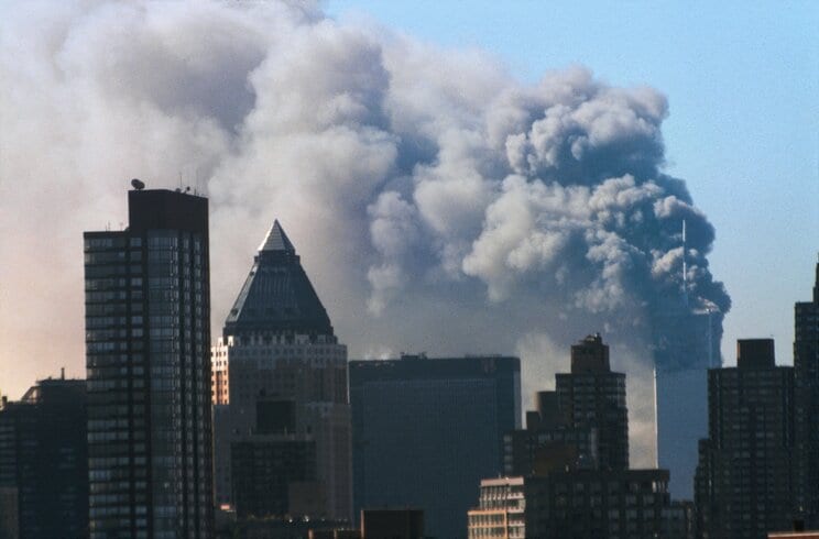 2001年9月11日、アメリカの世界貿易センタービルがテロリストによる攻撃を受けた